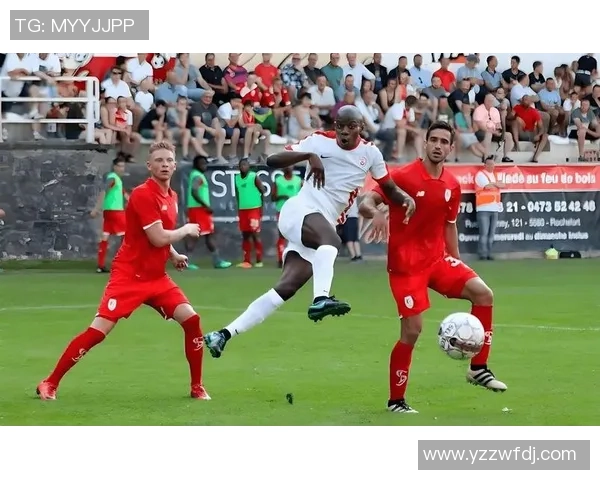 罗达与前进之鹰的激烈对决揭示足球战术与团队精神的完美结合